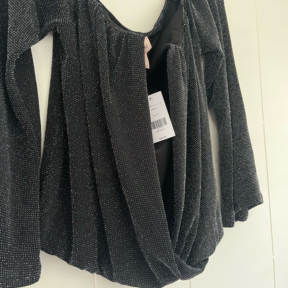 NEW Willow + Root / Sparkly Deep V Blouse Top Shirt Size Medium - Picture 6 of 16